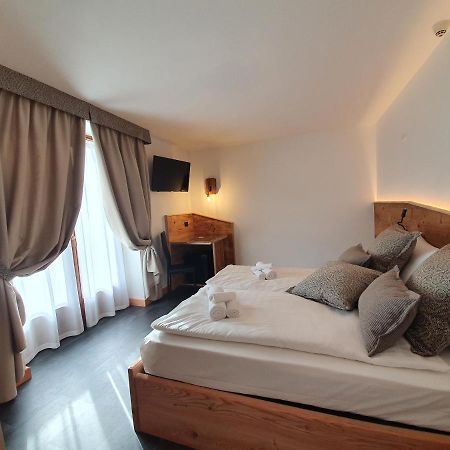 Hotel Pezzotti Пелліццано Екстер'єр фото